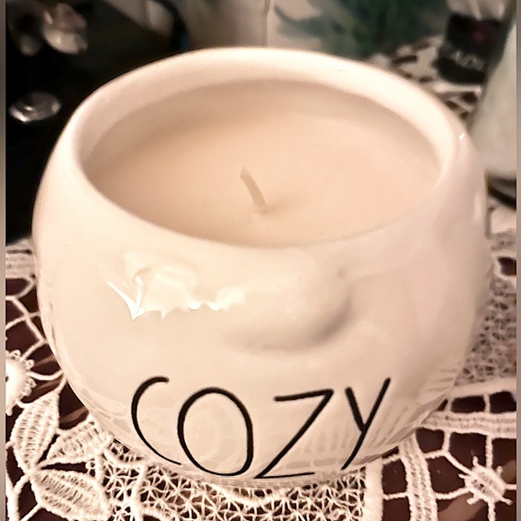 DW Home Runn Dunn Adorable Ceramic Gnome w/Pumpkin Spice Scented Candle - Picture 3 of 4